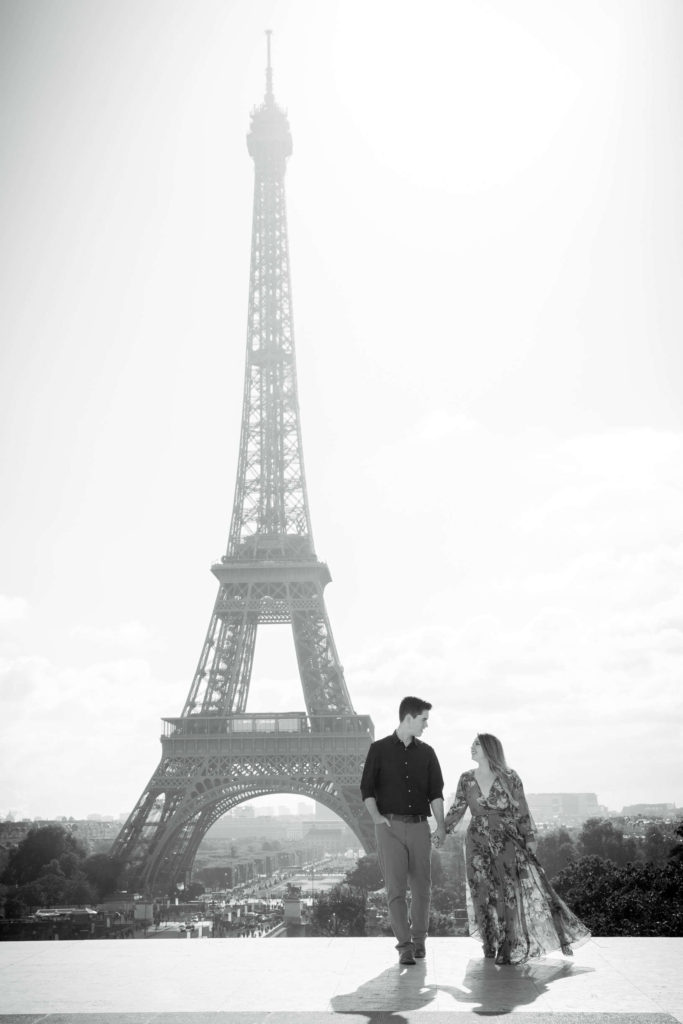 romantic-couple-photography-shoot-in-paris-france