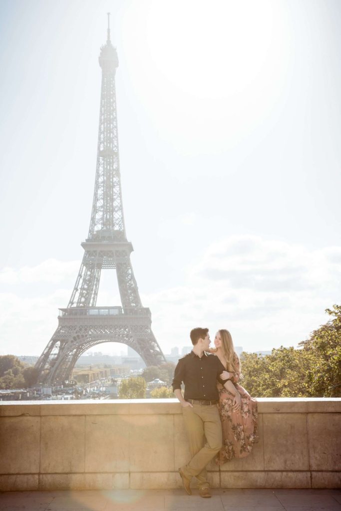romantic-couple-photography-shoot-in-paris-france